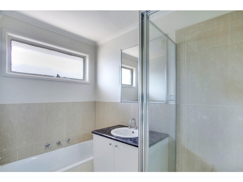 42 Garnet Close, Narre Warren VIC 3805