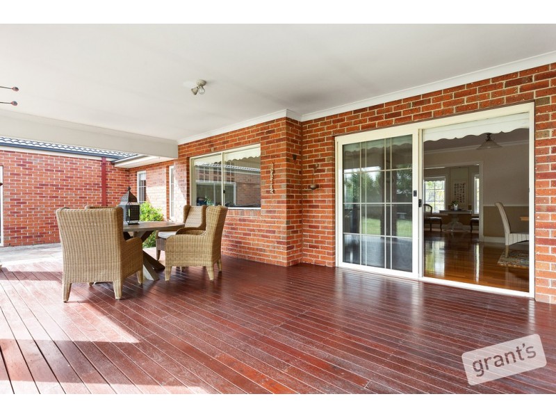 8 Tara Park Close, Narre Warren North VIC 3804