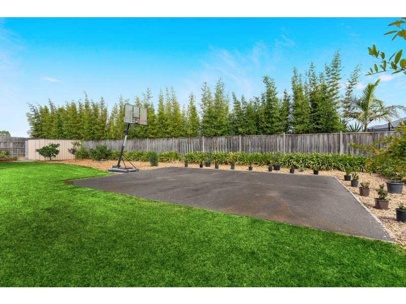 8 Tara Park Close, Narre Warren North VIC 3804