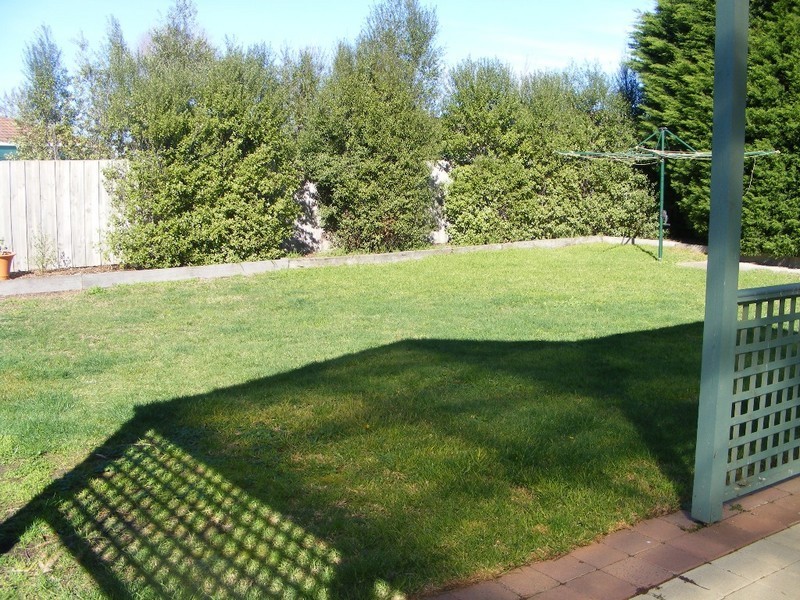 27 Raleigh Drive, Narre Warren South VIC 3805