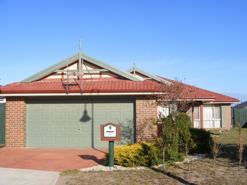 7 Rich Walk, Narre Warren South VIC 3805