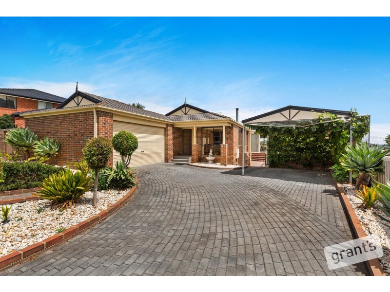 13 Ridgeway Chase, Narre Warren South VIC 3805