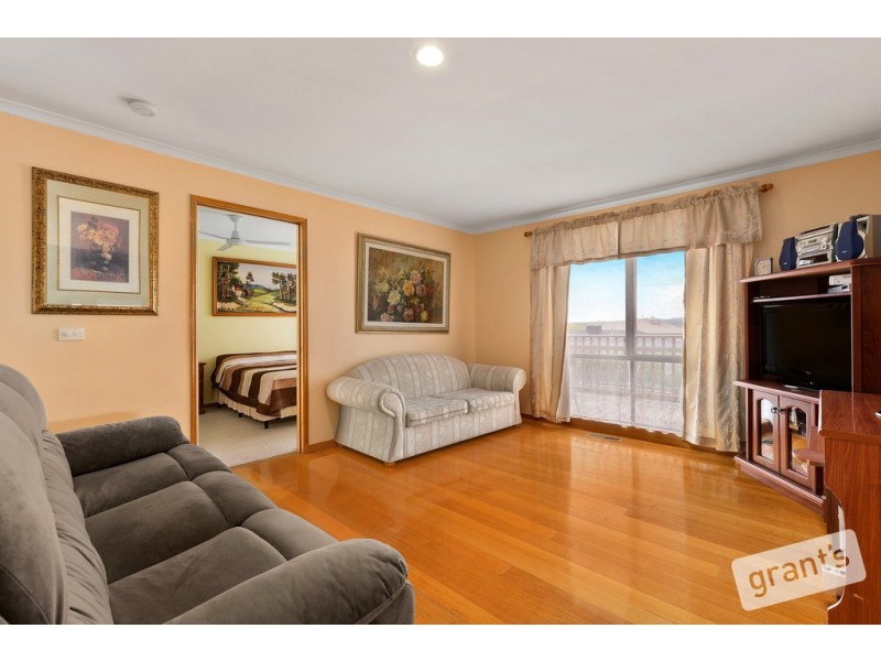 13 Ridgeway Chase, Narre Warren South VIC 3805