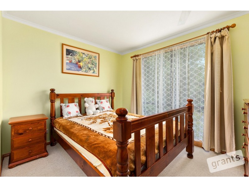 13 Ridgeway Chase, Narre Warren South VIC 3805