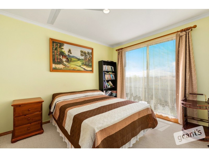 13 Ridgeway Chase, Narre Warren South VIC 3805