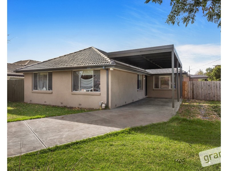 13 Campbell Parade, Cranbourne VIC 3977