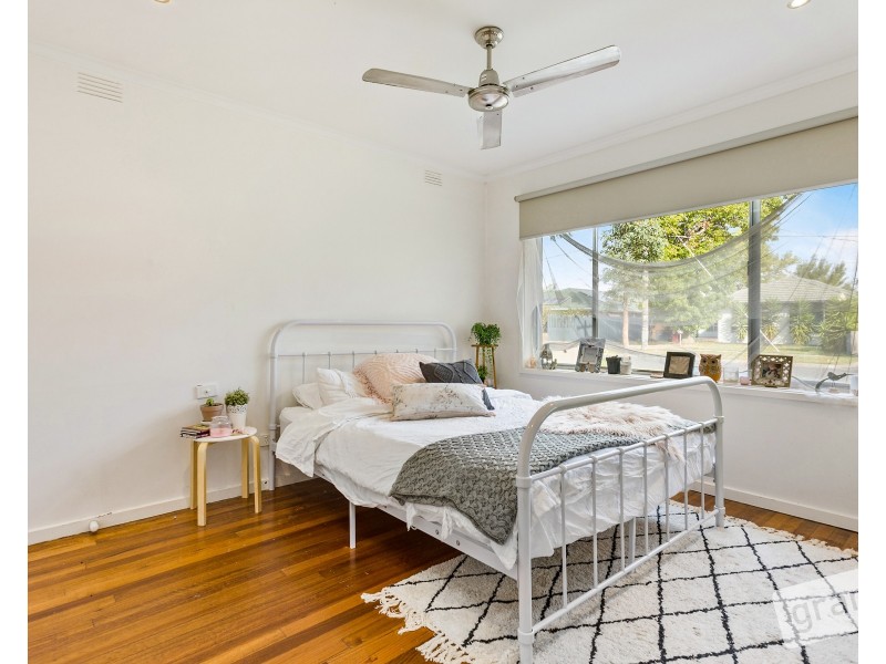 13 Campbell Parade, Cranbourne VIC 3977