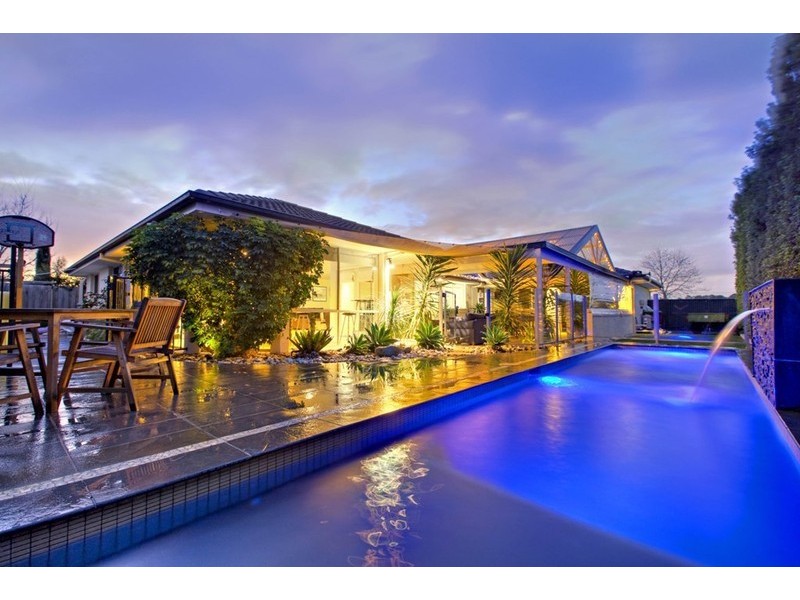 19 Deanswood Way, Narre Warren VIC 3805