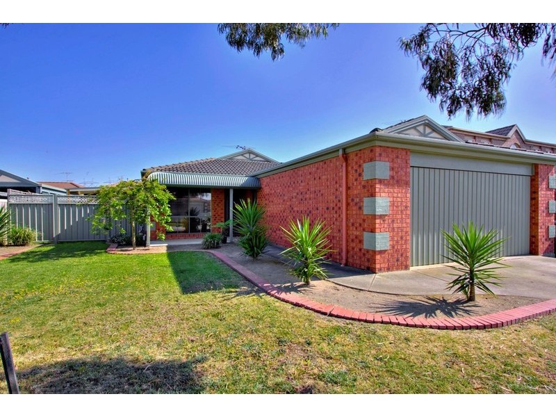 11 Pelican Court, Narre Warren South VIC 3805