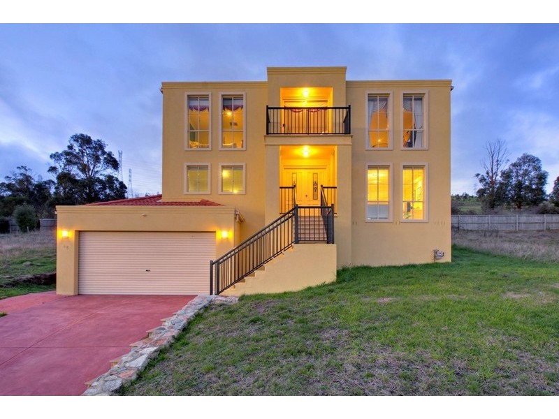 45 Montbrae Circuit, Narre Warren VIC 3805