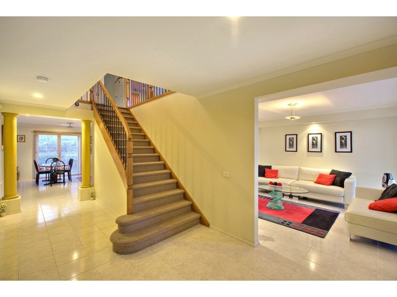 45 Montbrae Circuit, Narre Warren VIC 3805