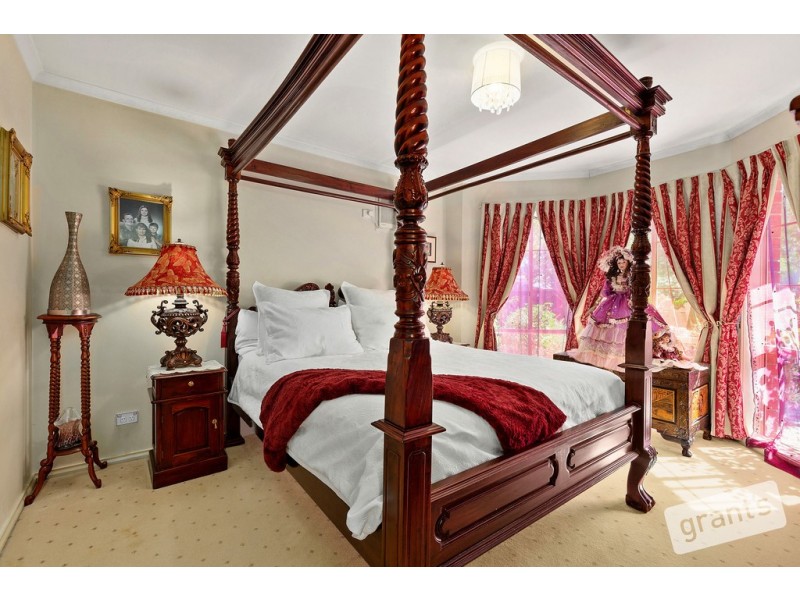 63 Tralee Circuit, Narre Warren VIC 3805