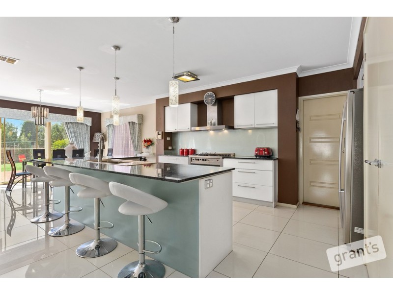 4 Bickerton Court, Hampton Park VIC 3976