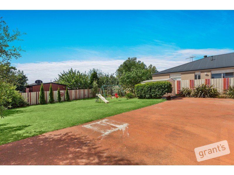 4 Bickerton Court, Hampton Park VIC 3976