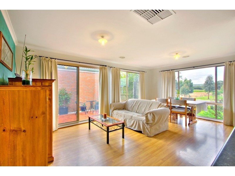 15 Lochard Terrace, Narre Warren South VIC 3805