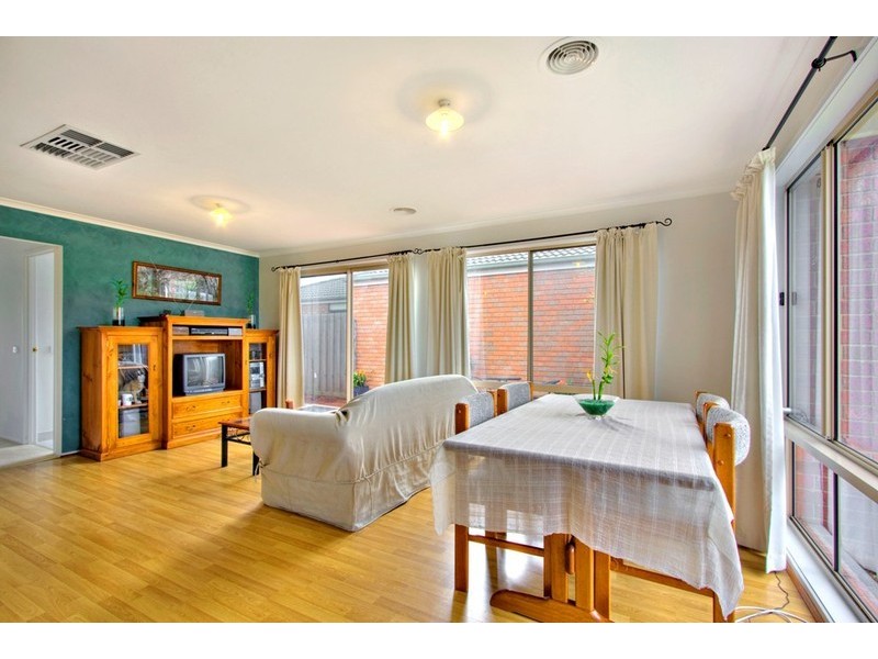 15 Lochard Terrace, Narre Warren South VIC 3805