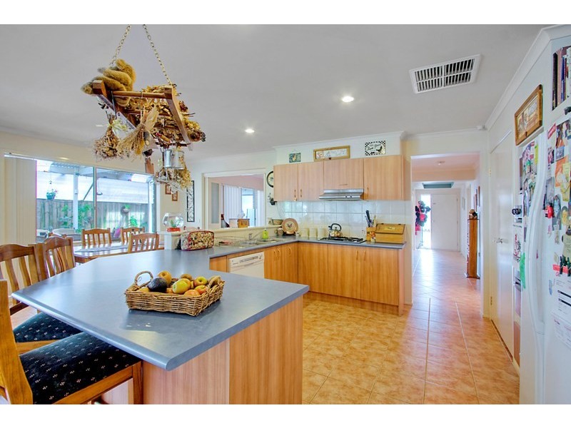 6 Liverpool Court, Narre Warren South VIC 3805