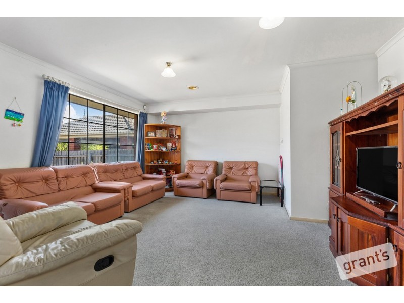 15 Artists Crescent, Narre Warren South VIC 3805