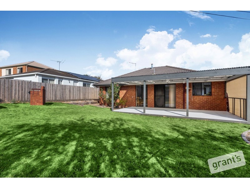 15 Artists Crescent, Narre Warren South VIC 3805