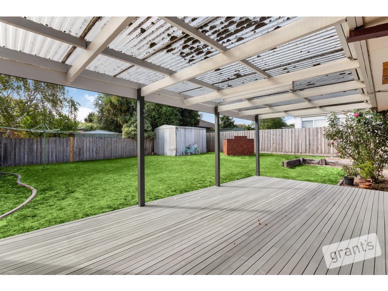 15 Artists Crescent, Narre Warren South VIC 3805