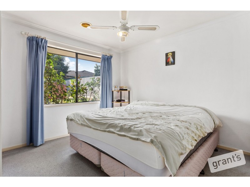 15 Artists Crescent, Narre Warren South VIC 3805