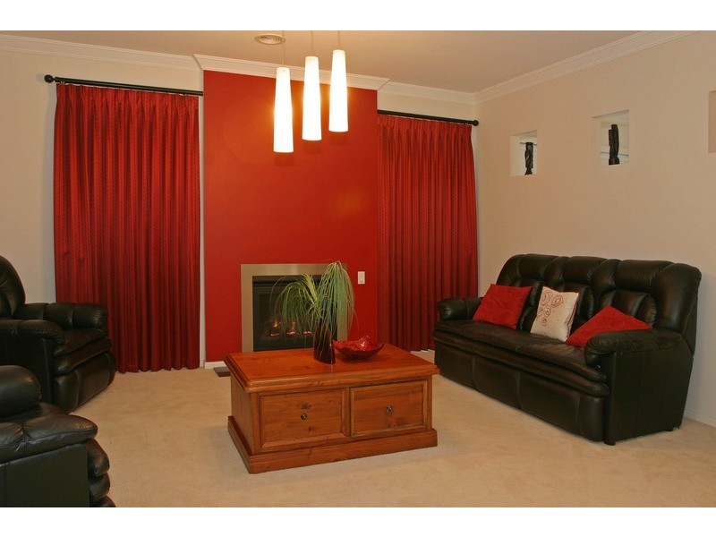 5 Golden Grove Drive, Narre Warren South VIC 3805