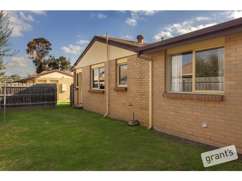 14 Warren Close, Narre Warren VIC 3805