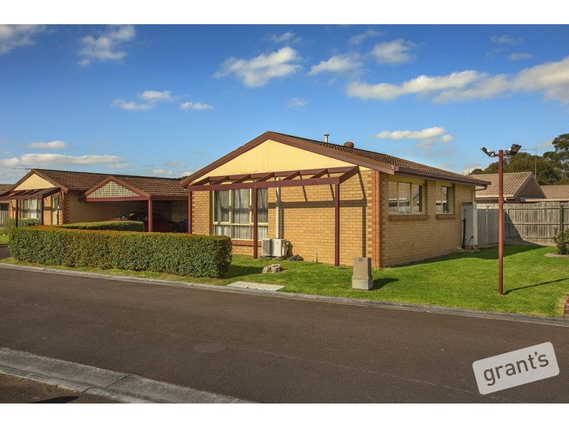 14 Warren Close, Narre Warren VIC 3805
