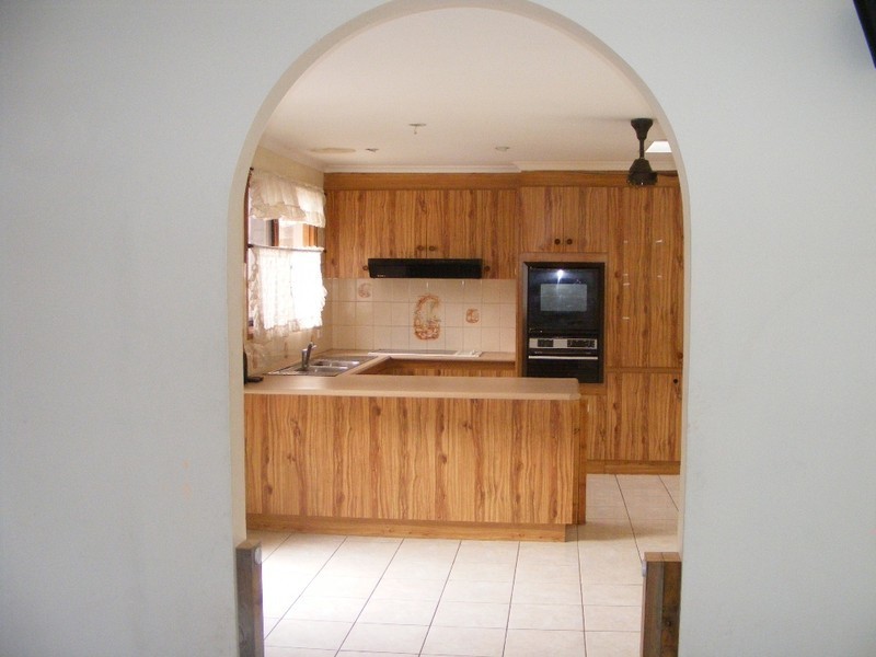 82 Saxonwood Drive, Narre Warren VIC 3805