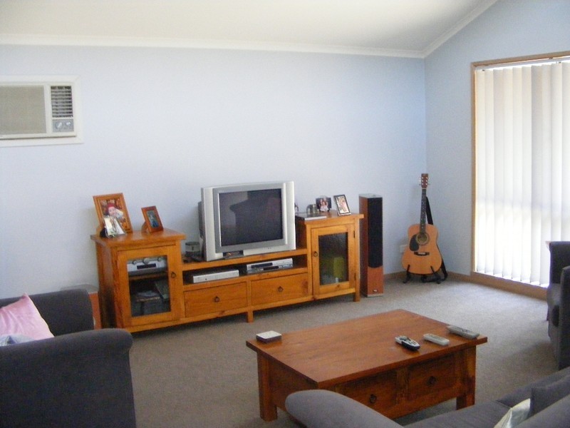16 Gull Way, Narre Warren South VIC 3805