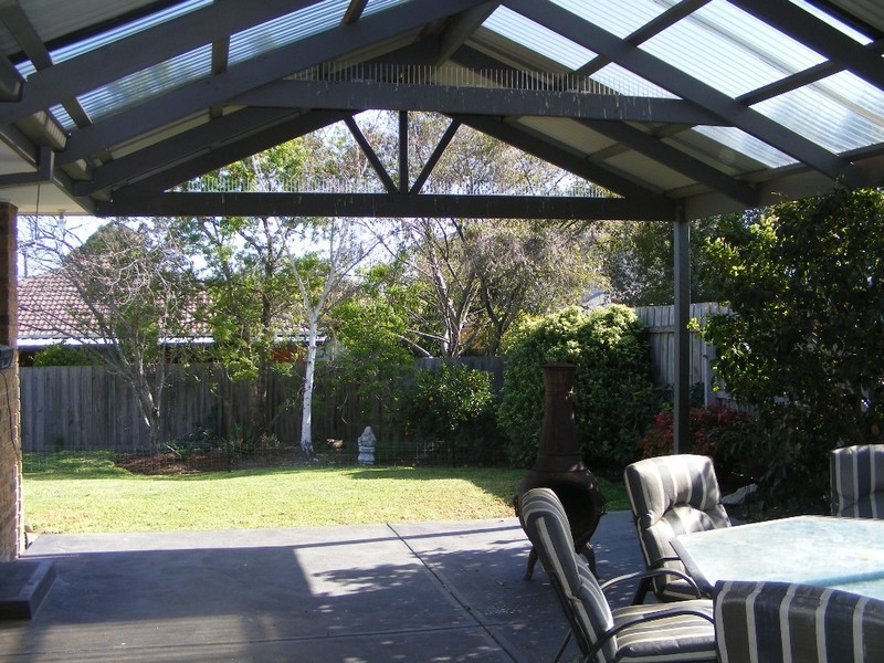 16 Gull Way, Narre Warren South VIC 3805