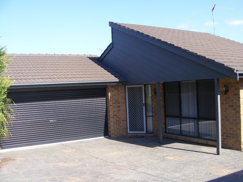 16 Gull Way, Narre Warren South VIC 3805