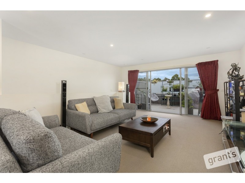 10/302 Golf Links Road, Narre Warren VIC 3805
