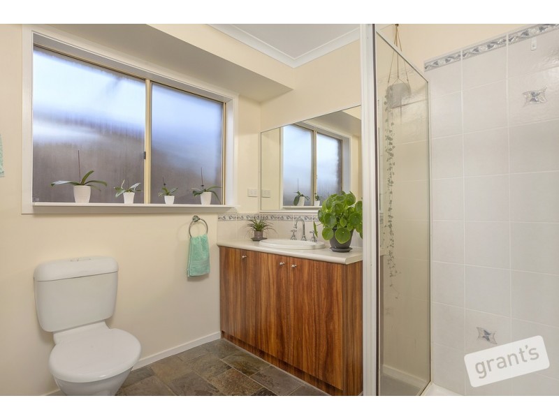 4 Seebeck Drive, Narre Warren South VIC 3805