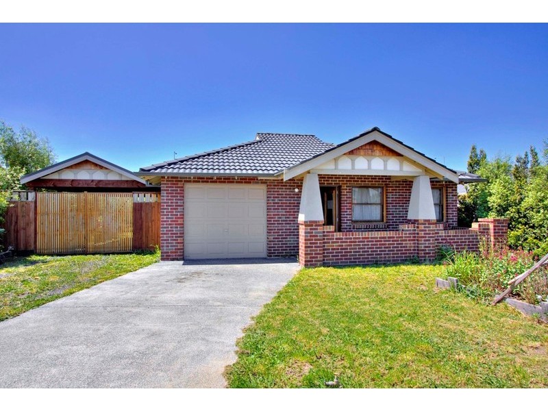 37 Sallybrook Circuit, Narre Warren VIC 3805