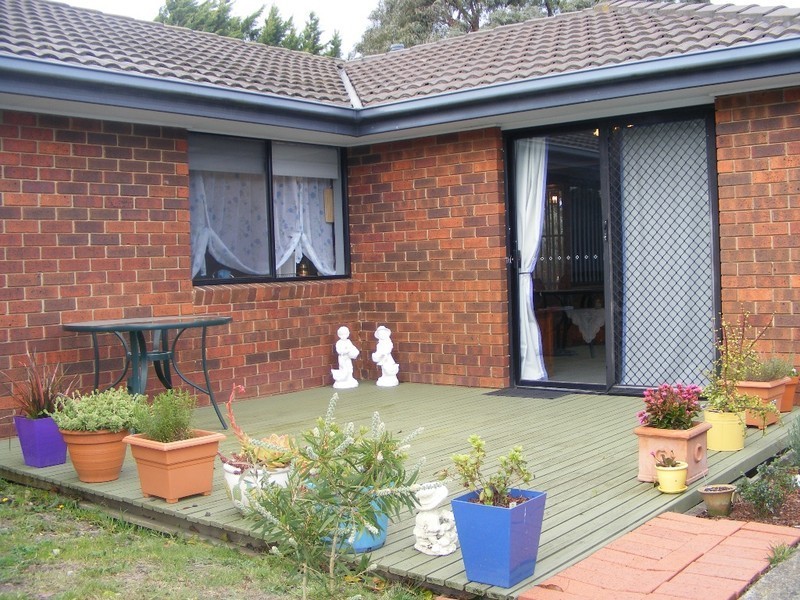 19 Strathaird Drive, Narre Warren South VIC 3805