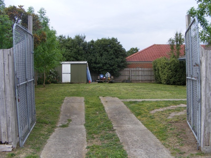 19 Strathaird Drive, Narre Warren South VIC 3805