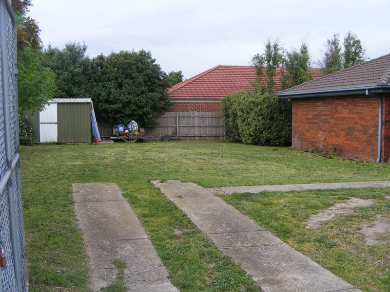 19 Strathaird Drive, Narre Warren South VIC 3805