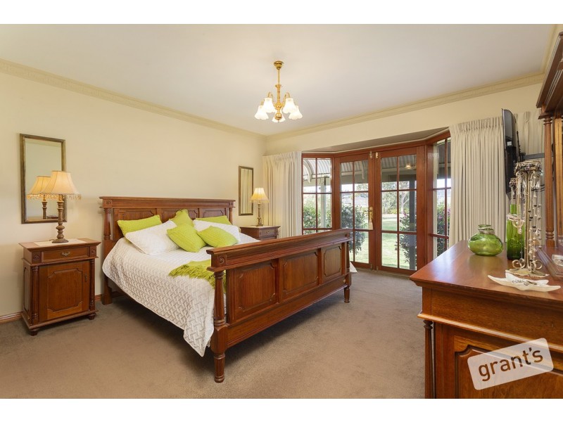 56 Memorial Drive, Narre Warren North VIC 3804