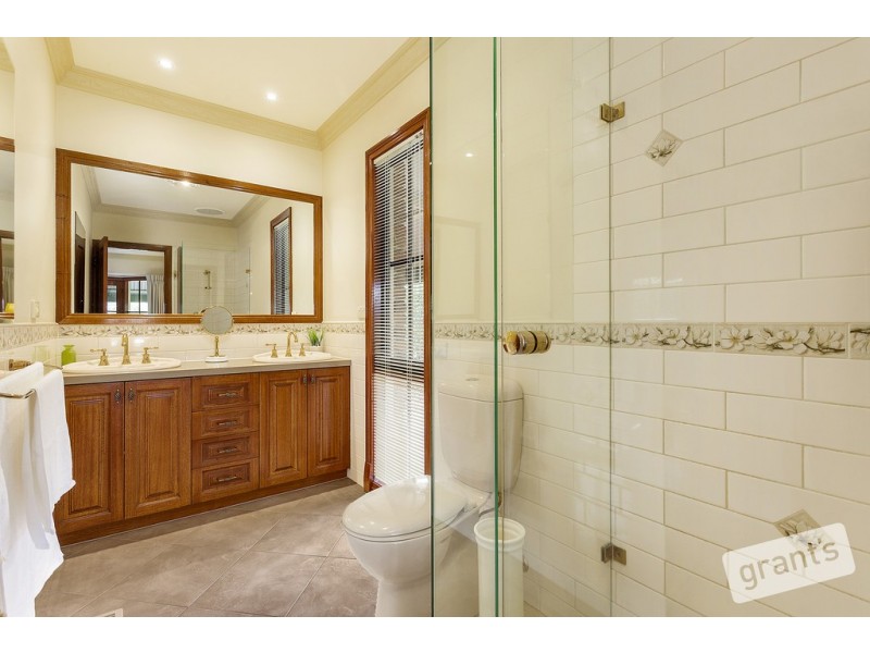 56 Memorial Drive, Narre Warren North VIC 3804