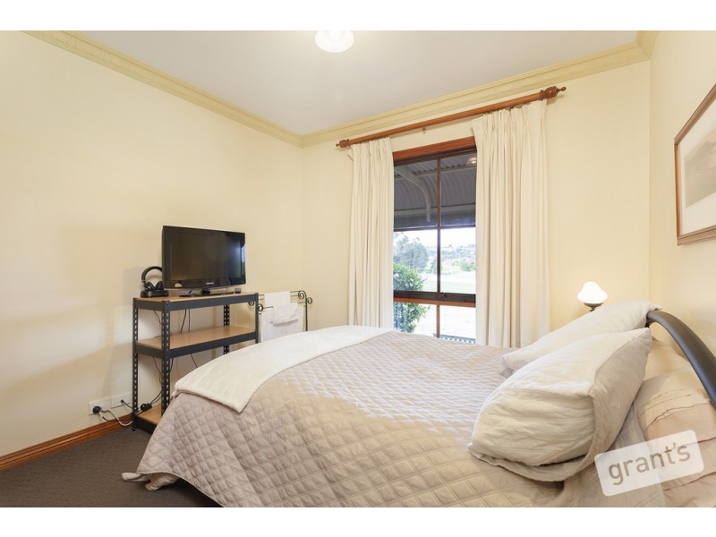 56 Memorial Drive, Narre Warren North VIC 3804