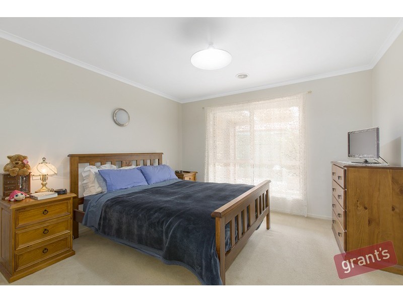 15 Lansbury Drive, Narre Warren South VIC 3805