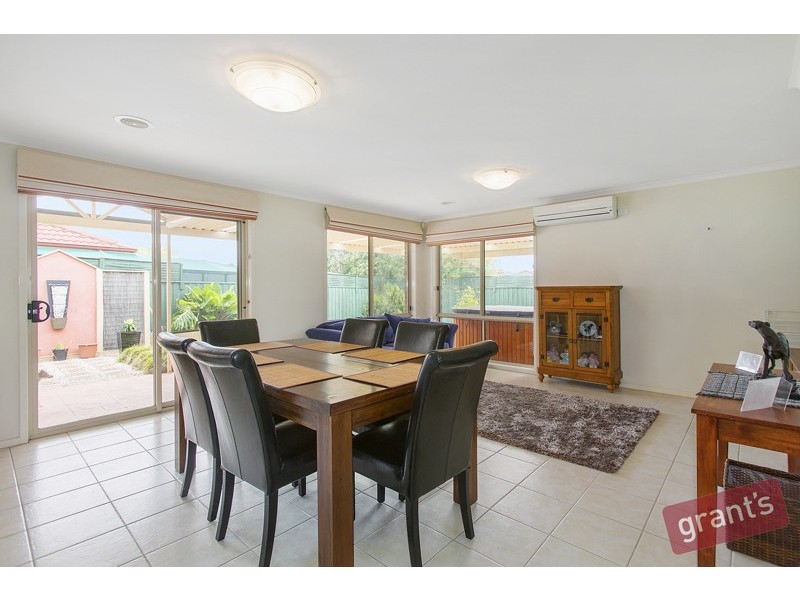 15 Lansbury Drive, Narre Warren South VIC 3805