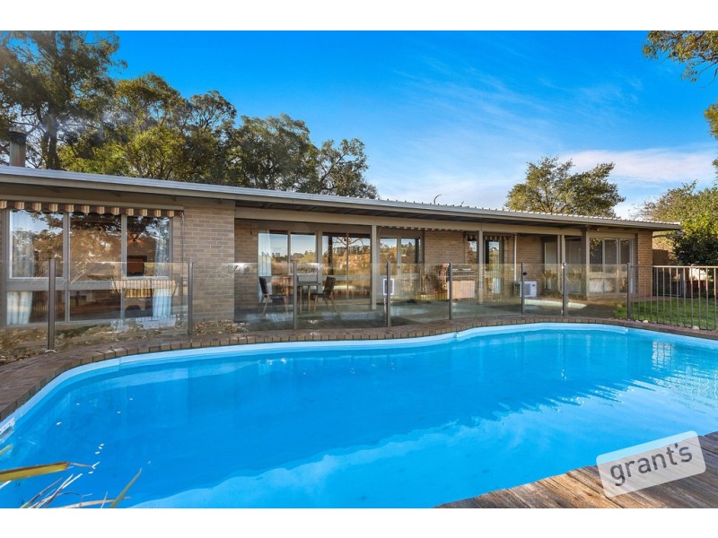 4 Mountain Flat Road, Narre Warren East VIC 3804