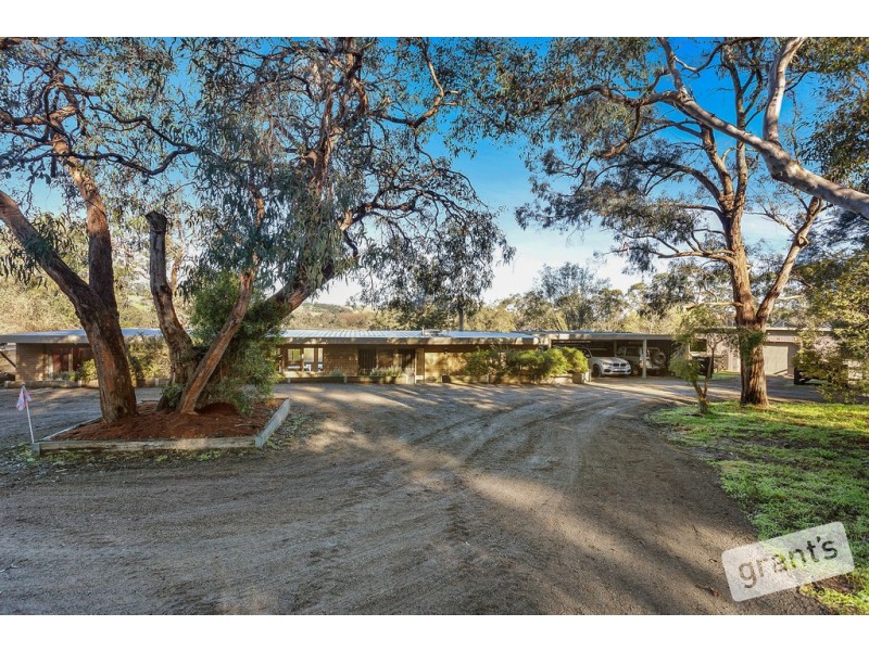 4 Mountain Flat Road, Narre Warren East VIC 3804