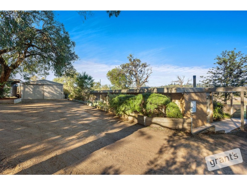 4 Mountain Flat Road, Narre Warren East VIC 3804