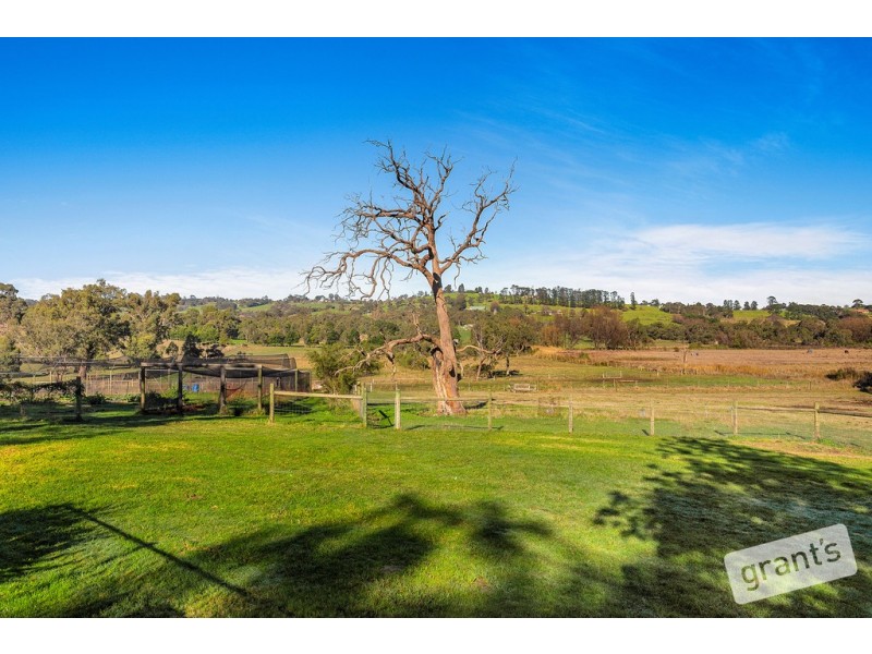 4 Mountain Flat Road, Narre Warren East VIC 3804