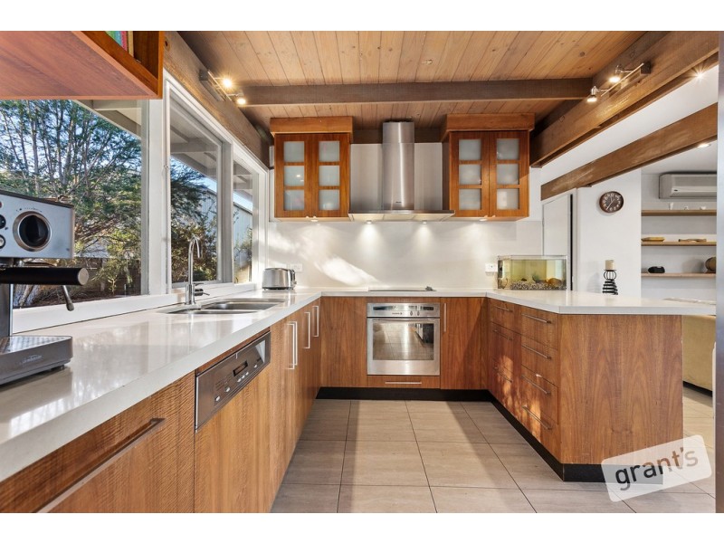 4 Mountain Flat Road, Narre Warren East VIC 3804