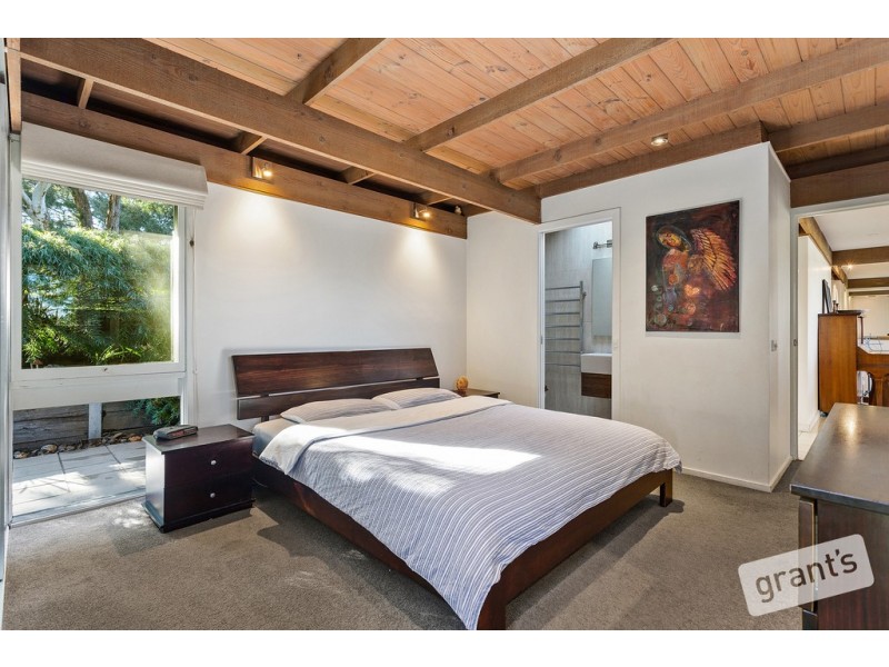 4 Mountain Flat Road, Narre Warren East VIC 3804