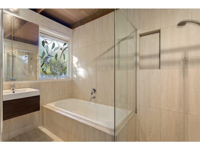 4 Mountain Flat Road, Narre Warren East VIC 3804